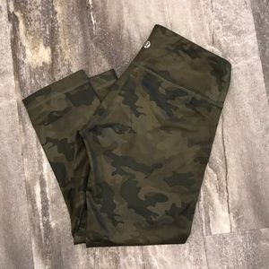 Lululemon Wunder Under Camo crop legging Size 4